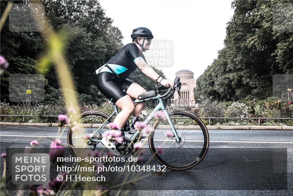13.09.2026 - Stadtparktriathlon H.Heesch http://msf.ph/oto/10348432 13.09.2026 11:23:10 Radfahren 632, 698, 807 meine-sportfotos.de