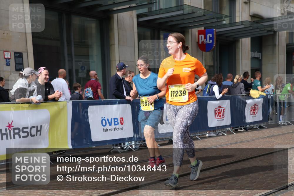 13.09.2026 - 21. swb-Marathon Bremen Strokosch-Dieckow http://msf.ph/oto/10348443 13.09.2026 11:11:31 Ziel 10490, 10552, 10582, 10616, 11239, 11927, 12082, 12286, 12336, 12553, 10155, 10419, 10510, 10511, 10546, 10611, 10977, 11036, 11216, 11231, 11289, 11458, 11533, 11702, 11745, 11870, 12126, 12148, 12220, 12286, 12311, 12336, 12396, 12464, 12508 meine-sportfotos.de