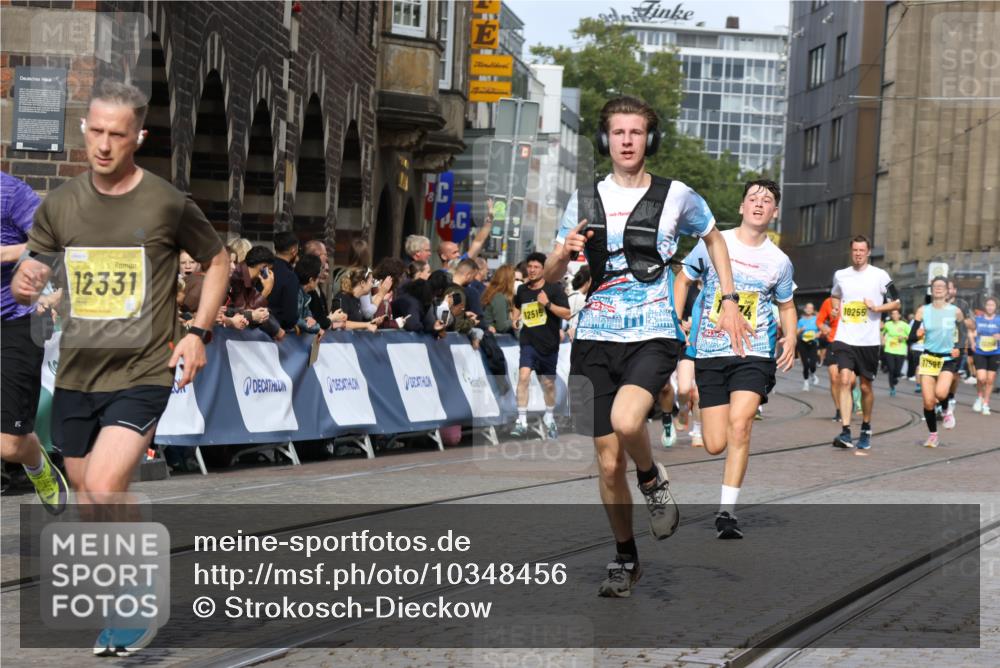 13.09.2026 - 21. swb-Marathon Bremen Strokosch-Dieckow http://msf.ph/oto/10348456 13.09.2026 10:53:53 Ziel 10141, 10222, 10227, 10478, 10479, 10626, 10821, 10838, 10845, 10886, 10905, 11168, 11242, 11379, 11446, 11502, 11590, 11800, 12056, 12119, 12308, 12331, 12341, 13597, 10579, 10822, 10947, 11010, 11206, 11290, 12075, 12244, 12356, 12435, 13531 meine-sportfotos.de