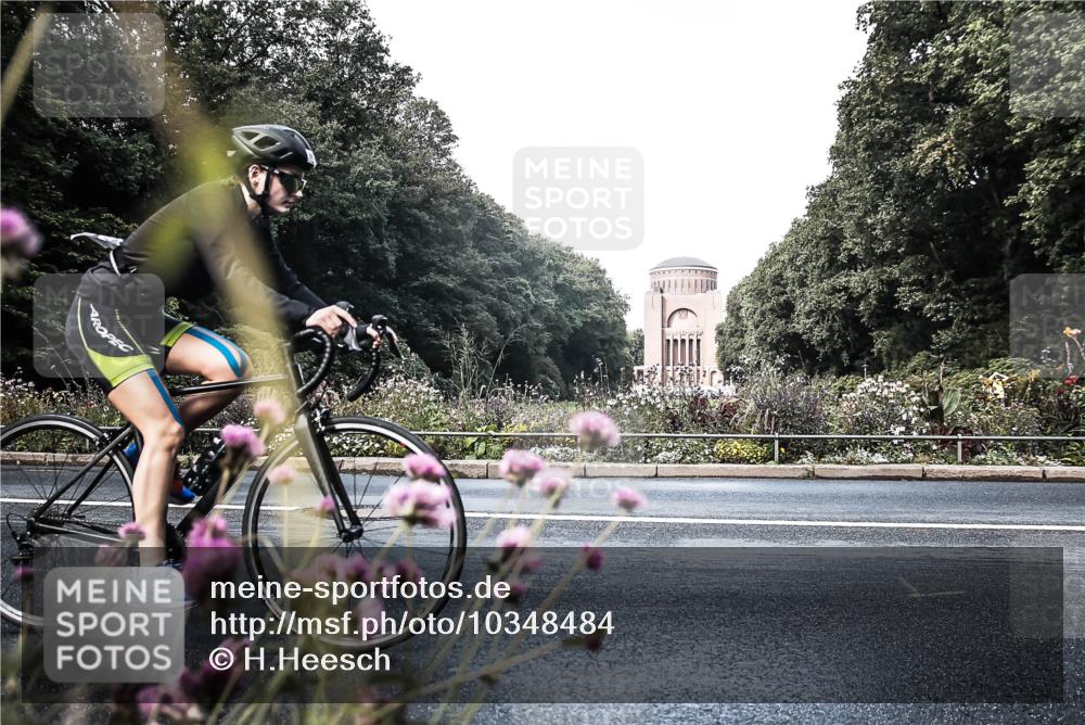 13.09.2026 - Stadtparktriathlon H.Heesch http://msf.ph/oto/10348484 13.09.2026 11:23:33 Radfahren 679, 802 meine-sportfotos.de