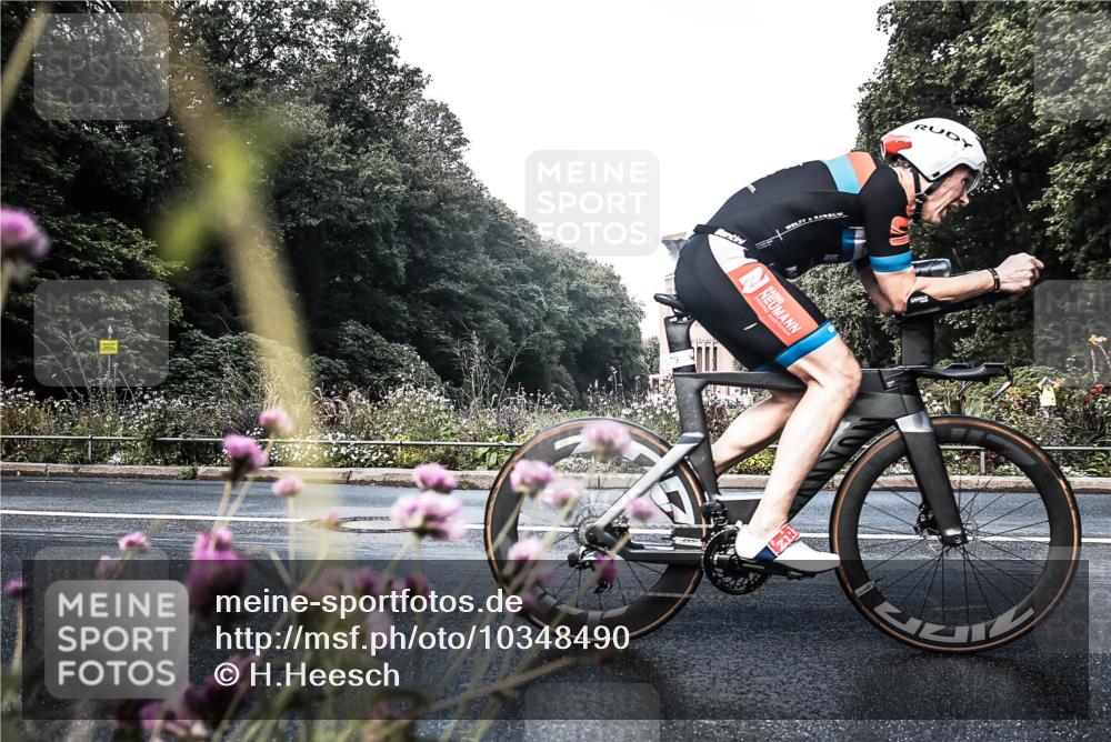 13.09.2026 - Stadtparktriathlon H.Heesch http://msf.ph/oto/10348490 13.09.2026 11:23:34 Radfahren 679, 802 meine-sportfotos.de
