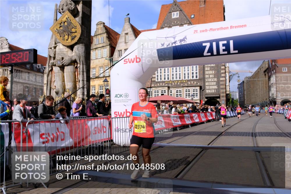 13.09.2026 - 21. swb-Marathon Bremen Tim E. http://msf.ph/oto/10348508 13.09.2026 11:20:36 Ziel 11244, 11296, 11333, 11337, 12285, 12374 meine-sportfotos.de