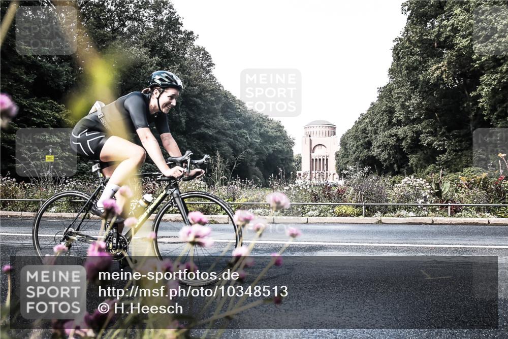 13.09.2026 - Stadtparktriathlon H.Heesch http://msf.ph/oto/10348513 13.09.2026 11:23:55 Radfahren 601, 729, 744 meine-sportfotos.de