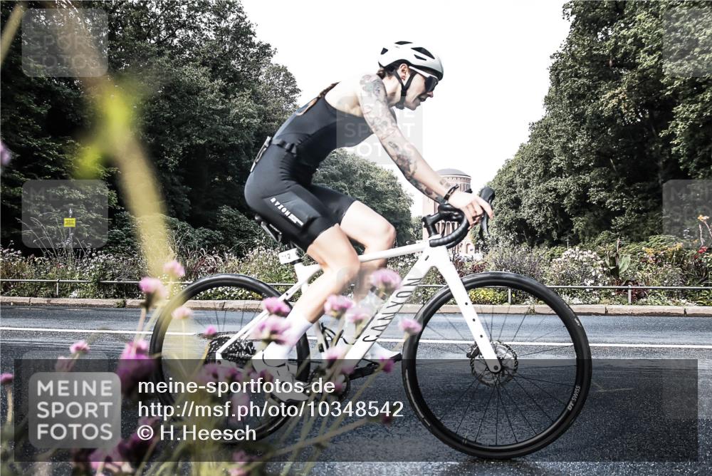 13.09.2026 - Stadtparktriathlon H.Heesch http://msf.ph/oto/10348542 13.09.2026 11:24:25 Radfahren 655, 676, 712 meine-sportfotos.de