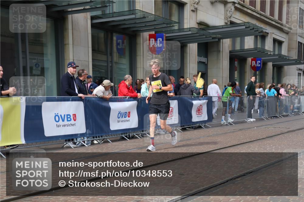 13.09.2026 - 21. swb-Marathon Bremen Strokosch-Dieckow http://msf.ph/oto/10348553 13.09.2026 11:11:40 Ziel 10490, 10582, 11585, 12012, 10155, 10510, 10511, 10546, 10552, 10616, 10977, 11036, 11216, 11239, 11289, 11533, 11702, 11870, 11927, 12082, 12126, 12220, 12286, 12311, 12336, 12464, 12508, 12553 meine-sportfotos.de