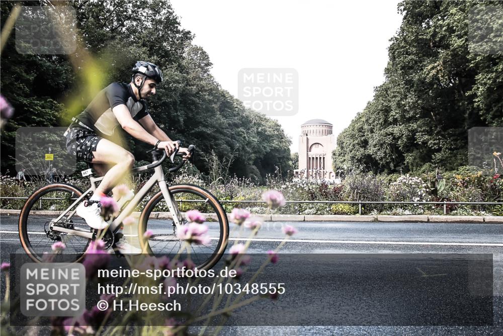 13.09.2026 - Stadtparktriathlon H.Heesch http://msf.ph/oto/10348555 13.09.2026 11:24:31 Radfahren 467, 649 meine-sportfotos.de