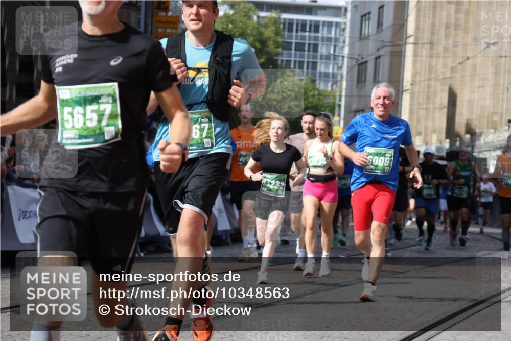 13.09.2026 - 21. swb-Marathon Bremen Strokosch-Dieckow http://msf.ph/oto/10348563 13.09.2026 13:32:45 Ziel 287, 1369, 1687, 2292, 2293, 2910, 2992, 3402, 3429, 3441, 3650, 3878, 3922, 4057, 4263, 4380, 4471, 4655, 4835, 5281, 6258, 6518, 6593, 6760, 6781, 6857, 6875, 6900, 7150, 7173, 7553, 7572, 7990, 8632, 8957, 9040, 9151, 9175, 9198, 9283, 9719, 9779, 13029, 13208, 13244, 891, 1532, 2638, 3167, 3404, 3773, 3902, 4194, 4233, 5009, 5090, 5706, 6018, 6786, 6941, 7756, 8506, 9406, 9745, 9829, 10048, 13039, 13146, 13164, 13232, 13234, 13247 meine-sportfotos.de