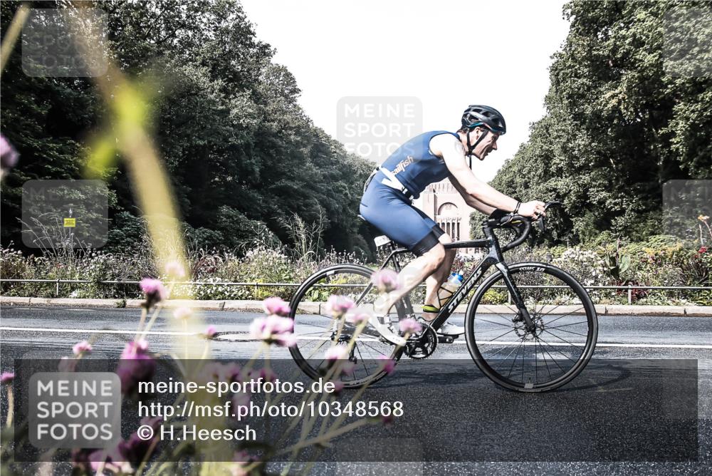 13.09.2026 - Stadtparktriathlon H.Heesch http://msf.ph/oto/10348568 13.09.2026 11:24:38 Radfahren 739, 762, 779, 795, 1799 meine-sportfotos.de