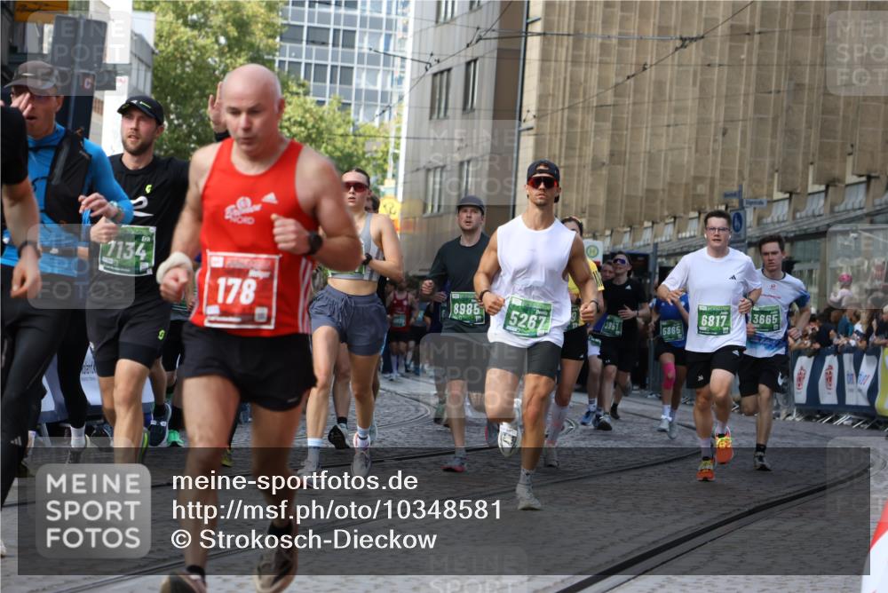 13.09.2026 - 21. swb-Marathon Bremen Strokosch-Dieckow http://msf.ph/oto/10348581 13.09.2026 13:28:47 Ziel 178, 210, 1239, 1380, 1460, 2047, 2764, 2977, 3028, 3294, 3597, 4250, 5250, 5683, 6914, 6957, 8429, 8483, 8570, 9064, 9549, 430, 565, 687, 722, 725, 936, 1014, 1274, 1688, 2223, 2378, 2851, 3419, 3665, 3938, 5225, 5267, 5531, 5691, 5865, 6099, 6817, 6937, 6955, 7134, 8984, 8985, 9562, 13174 meine-sportfotos.de