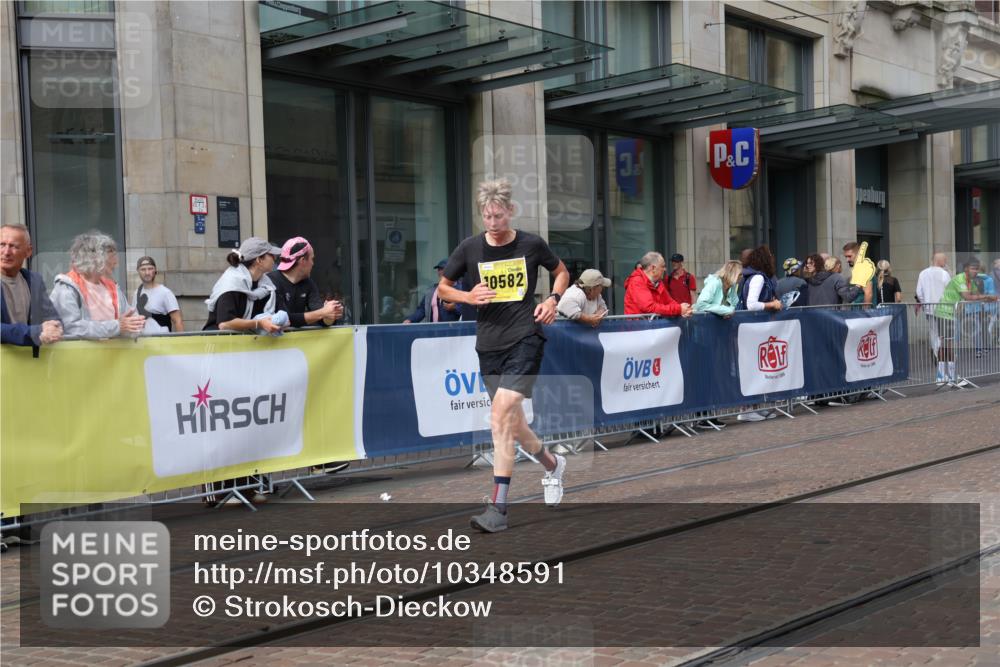 13.09.2026 - 21. swb-Marathon Bremen Strokosch-Dieckow http://msf.ph/oto/10348591 13.09.2026 11:11:42 Ziel 10490, 10582, 11585, 12012, 10155, 10510, 10511, 10546, 10552, 10616, 10977, 11036, 11216, 11239, 11289, 11533, 11702, 11870, 11927, 12082, 12126, 12220, 12286, 12311, 12336, 12464, 12508, 12553 meine-sportfotos.de