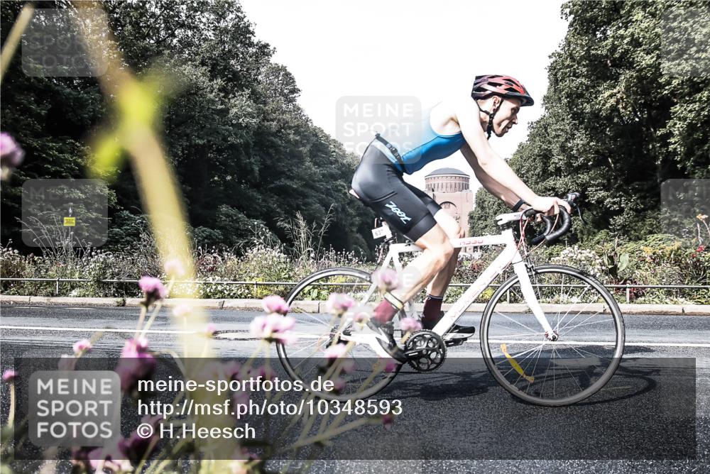 13.09.2026 - Stadtparktriathlon H.Heesch http://msf.ph/oto/10348593 13.09.2026 11:24:45 Radfahren 637, 672, 722, 739 meine-sportfotos.de