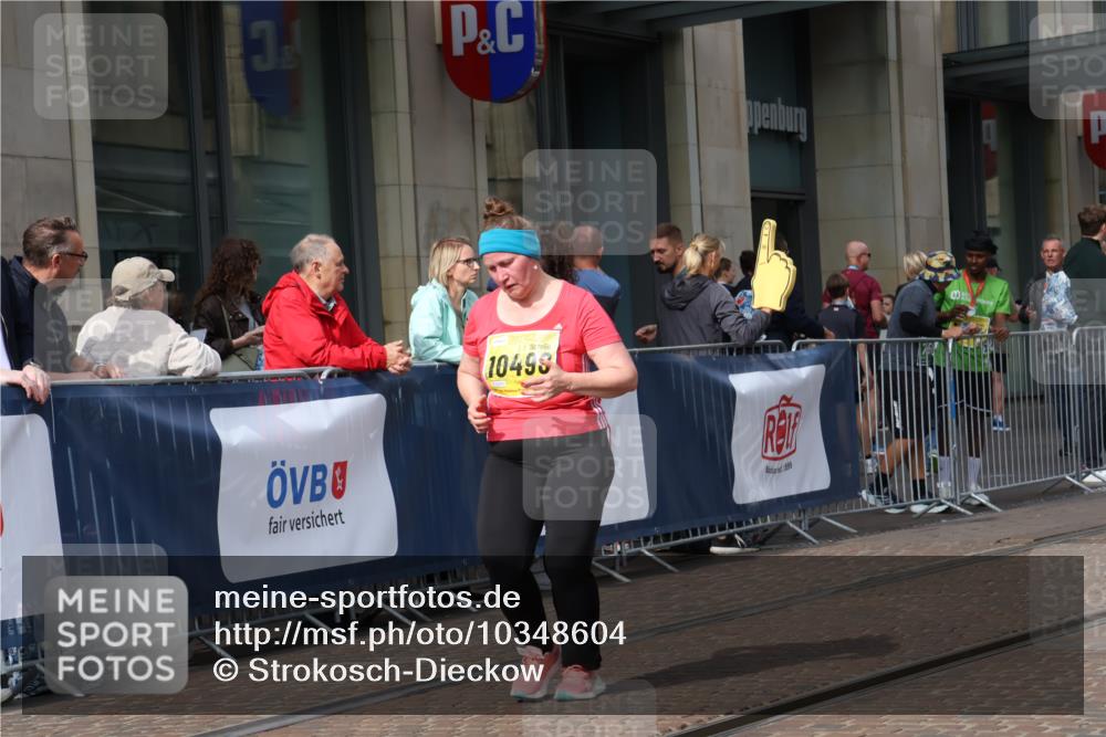 13.09.2026 - 21. swb-Marathon Bremen Strokosch-Dieckow http://msf.ph/oto/10348604 13.09.2026 11:11:46 Ziel 10490, 10582, 11052, 11585, 11633, 12012, 10155, 10510, 10511, 10546, 10552, 10616, 10977, 11239, 11289, 11533, 11702, 11927, 12082, 12220, 12286, 12311, 12336, 12508, 12553 meine-sportfotos.de