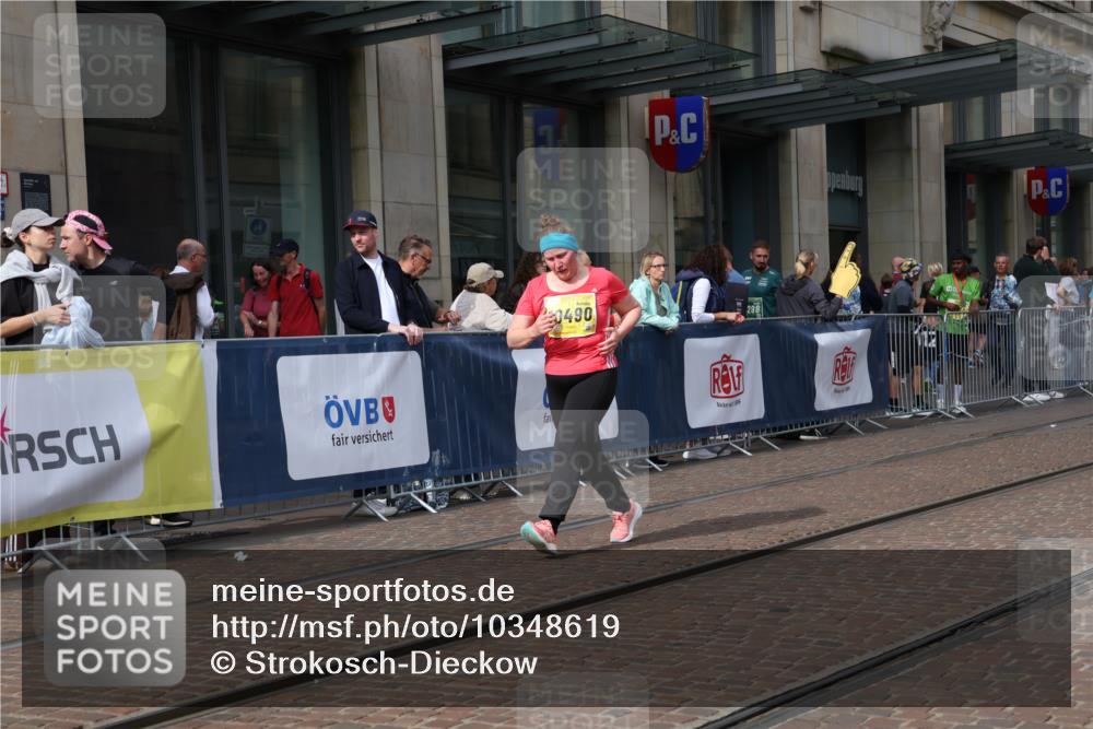 13.09.2026 - 21. swb-Marathon Bremen Strokosch-Dieckow http://msf.ph/oto/10348619 13.09.2026 11:11:47 Ziel 10490, 10582, 11052, 11585, 11633, 12012, 10155, 10510, 10511, 10546, 10552, 10616, 10977, 11239, 11289, 11533, 11702, 11927, 12082, 12220, 12286, 12311, 12336, 12508, 12553 meine-sportfotos.de