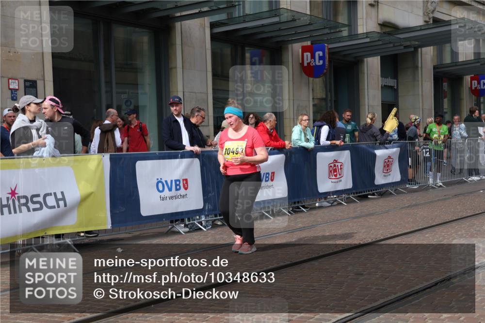 13.09.2026 - 21. swb-Marathon Bremen Strokosch-Dieckow http://msf.ph/oto/10348633 13.09.2026 11:11:47 Ziel 10490, 10582, 11052, 11585, 11633, 12012, 10155, 10510, 10511, 10546, 10552, 10616, 10977, 11239, 11289, 11533, 11702, 11927, 12082, 12220, 12286, 12311, 12336, 12508, 12553 meine-sportfotos.de