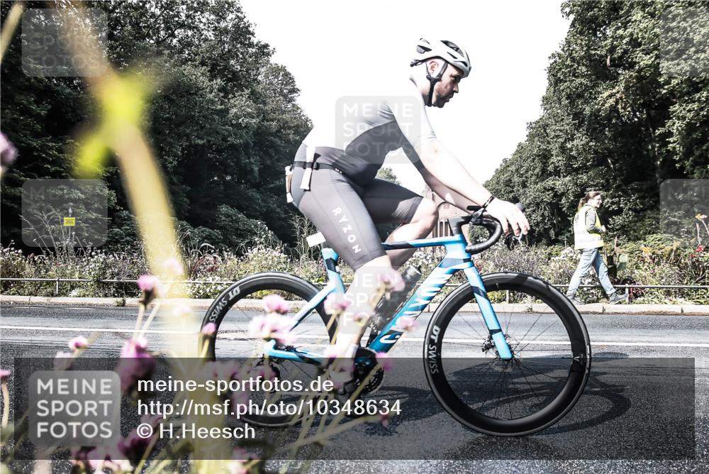 13.09.2026 - Stadtparktriathlon H.Heesch http://msf.ph/oto/10348634 13.09.2026 11:25:00 Radfahren 657 meine-sportfotos.de