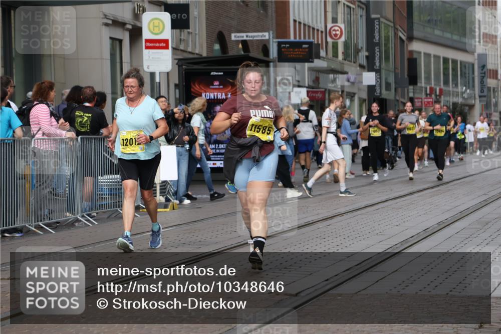 13.09.2026 - 21. swb-Marathon Bremen Strokosch-Dieckow http://msf.ph/oto/10348646 13.09.2026 11:11:49 Ziel 10490, 10582, 11052, 11585, 11633, 12012, 10155, 10510, 10511, 10546, 10552, 10616, 10977, 11239, 11289, 11533, 11702, 11927, 12082, 12220, 12286, 12311, 12336, 12553 meine-sportfotos.de