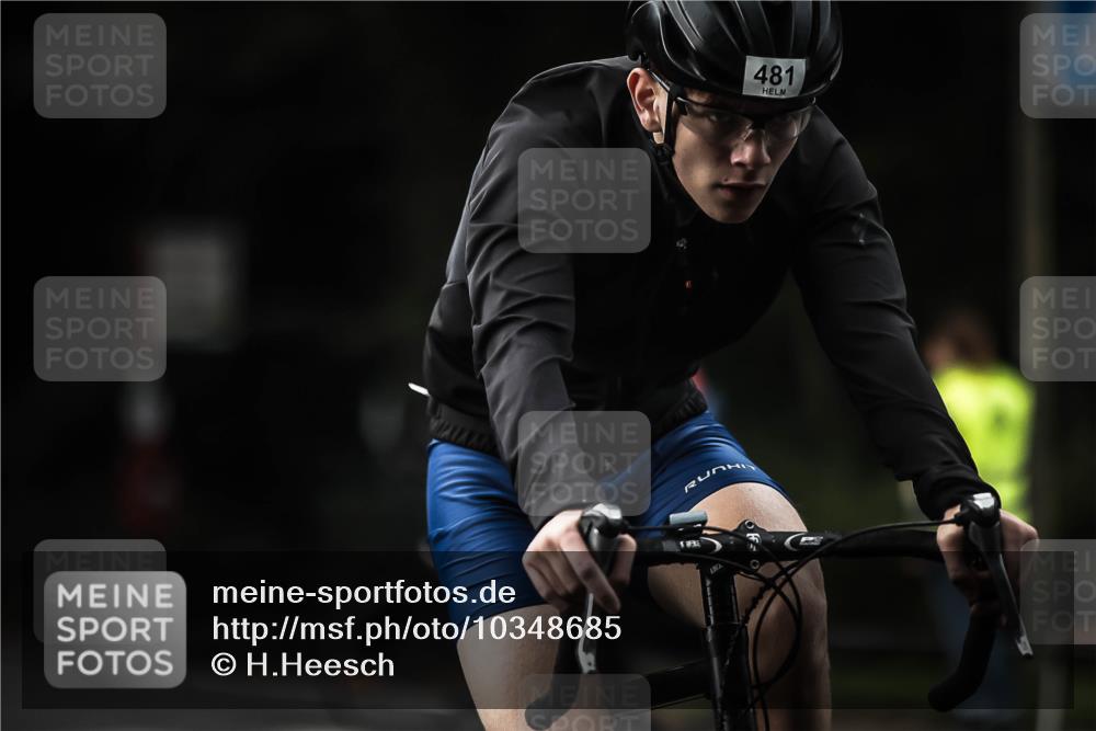 13.09.2026 - Stadtparktriathlon H.Heesch http://msf.ph/oto/10348685 13.09.2026 10:59:27 Radfahren 481, 564, 599 meine-sportfotos.de