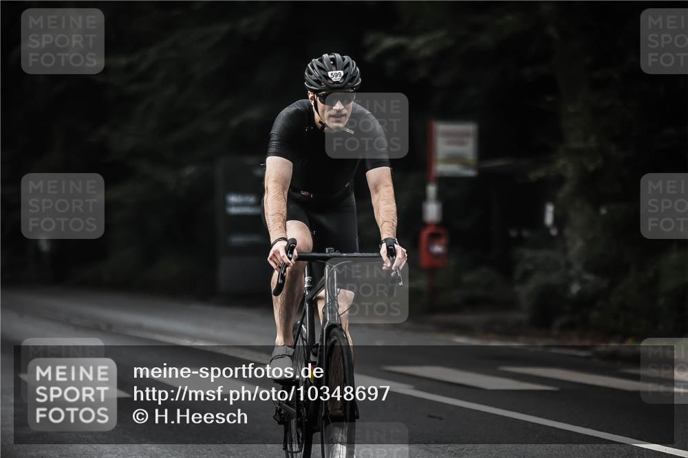 13.09.2026 - Stadtparktriathlon H.Heesch http://msf.ph/oto/10348697 13.09.2026 10:59:31 Radfahren 481, 599, 626 meine-sportfotos.de