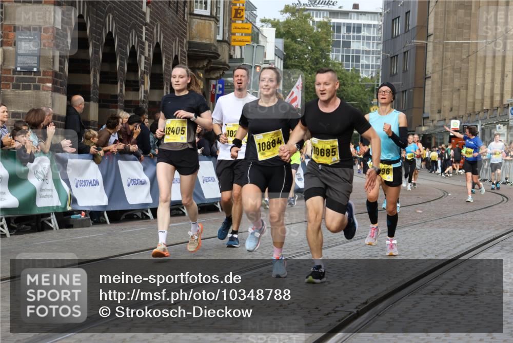 13.09.2026 - 21. swb-Marathon Bremen Strokosch-Dieckow http://msf.ph/oto/10348788 13.09.2026 10:53:58 Ziel 10141, 10174, 10222, 10227, 10478, 10479, 10626, 10684, 10838, 10845, 10886, 10905, 11242, 11446, 11502, 11590, 11800, 11950, 12056, 12119, 12308, 12331, 12341, 13597, 10822, 10947, 10996, 11010, 11290, 11329, 11361, 11765, 11998, 13531 meine-sportfotos.de