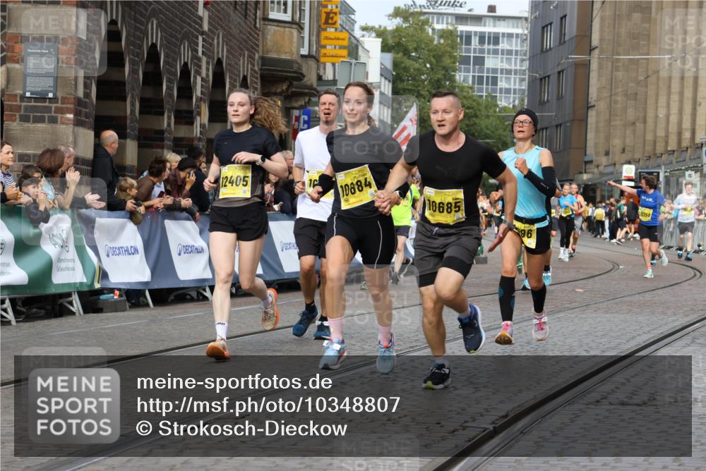 13.09.2026 - 21. swb-Marathon Bremen Strokosch-Dieckow http://msf.ph/oto/10348807 13.09.2026 10:53:58 Ziel 10141, 10174, 10222, 10227, 10478, 10479, 10626, 10684, 10838, 10845, 10886, 10905, 11242, 11446, 11502, 11590, 11800, 11950, 12056, 12119, 12308, 12331, 12341, 13597, 10822, 10947, 10996, 11010, 11290, 11329, 11361, 11765, 11998, 13531 meine-sportfotos.de