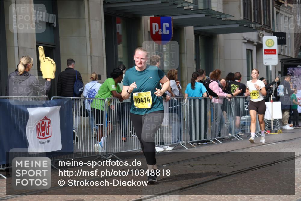 13.09.2026 - 21. swb-Marathon Bremen Strokosch-Dieckow http://msf.ph/oto/10348818 13.09.2026 11:12:06 Ziel 10213, 10406, 10414, 10874, 10875, 10909, 11052, 11090, 11633, 11716, 12327, 10490, 10582, 11585, 12012 meine-sportfotos.de