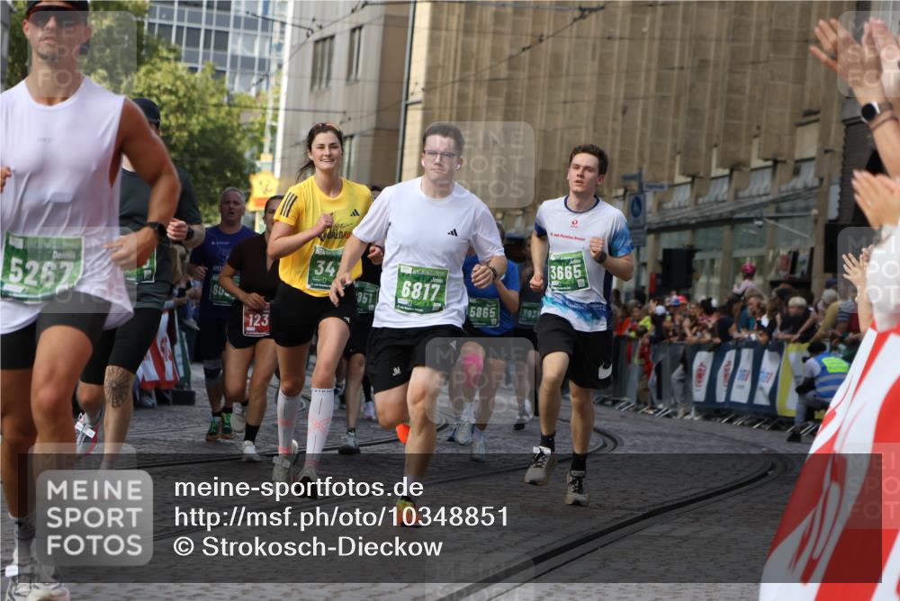 13.09.2026 - 21. swb-Marathon Bremen Strokosch-Dieckow http://msf.ph/oto/10348851 13.09.2026 13:28:49 Ziel 178, 210, 613, 1239, 1380, 1914, 2047, 2764, 3028, 3294, 3597, 4250, 5683, 6914, 6957, 8429, 8483, 8570, 8938, 9064, 9176, 9549, 430, 565, 687, 722, 725, 936, 1014, 1274, 1688, 2223, 2378, 2851, 3419, 3665, 3938, 5225, 5267, 5531, 5691, 5865, 6099, 6817, 6937, 6955, 7134, 8984, 8985, 9562, 13174 meine-sportfotos.de