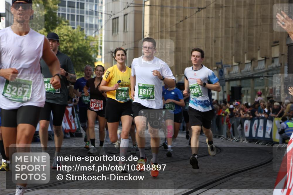 13.09.2026 - 21. swb-Marathon Bremen Strokosch-Dieckow http://msf.ph/oto/10348897 13.09.2026 13:28:49 Ziel 178, 210, 613, 1239, 1380, 1914, 2047, 2764, 3028, 3294, 3597, 4250, 5683, 6914, 6957, 8429, 8483, 8570, 8938, 9064, 9176, 9549, 430, 565, 687, 722, 725, 936, 1014, 1274, 1688, 2223, 2378, 2851, 3419, 3665, 3938, 5225, 5267, 5531, 5691, 5865, 6099, 6817, 6937, 6955, 7134, 8984, 8985, 9562, 13174 meine-sportfotos.de