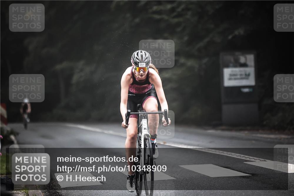 13.09.2026 - Stadtparktriathlon H.Heesch http://msf.ph/oto/10348909 13.09.2026 09:14:40 Radfahren 81, 178, 201 meine-sportfotos.de