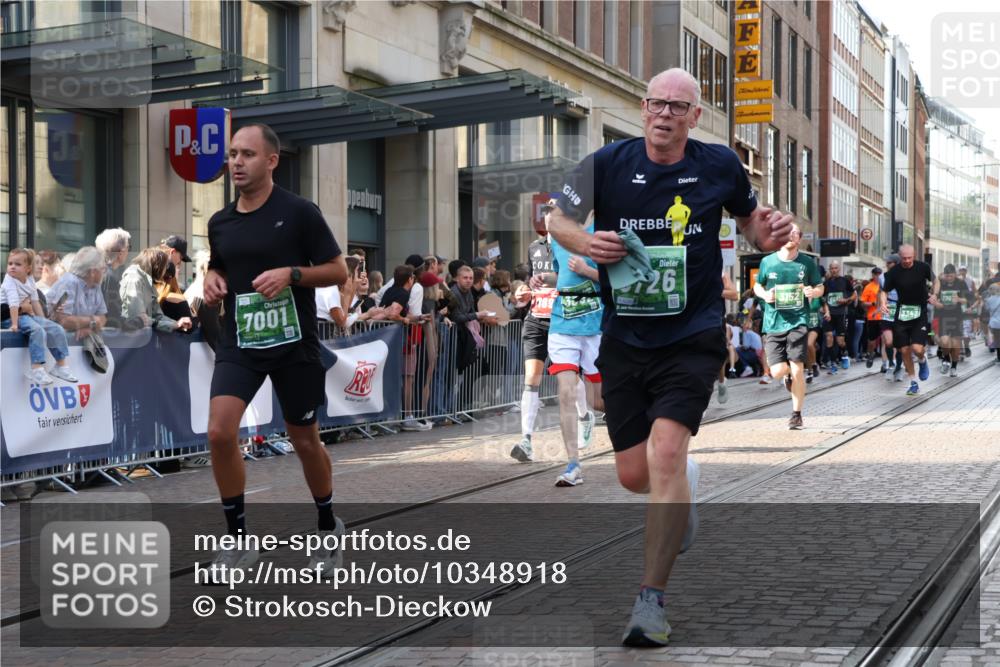 13.09.2026 - 21. swb-Marathon Bremen Strokosch-Dieckow http://msf.ph/oto/10348918 13.09.2026 13:31:04 Ziel 217, 922, 1398, 1600, 1627, 2244, 2602, 2707, 3152, 3343, 3392, 3396, 3579, 3762, 3859, 4258, 4477, 4889, 5375, 5504, 5673, 5720, 5765, 5979, 6039, 6147, 6619, 6968, 6971, 7001, 7296, 7812, 8035, 8097, 8239, 8339, 8342, 8522, 8726, 9147, 9155, 9337, 9822, 9969, 9977, 13066, 244, 1189, 1479, 1533, 1771, 1841, 1941, 2513, 2802, 2902, 2985, 3360, 3800, 4251, 4920, 5600, 5681, 5802, 6307, 7198, 7760, 7798, 8543 meine-sportfotos.de