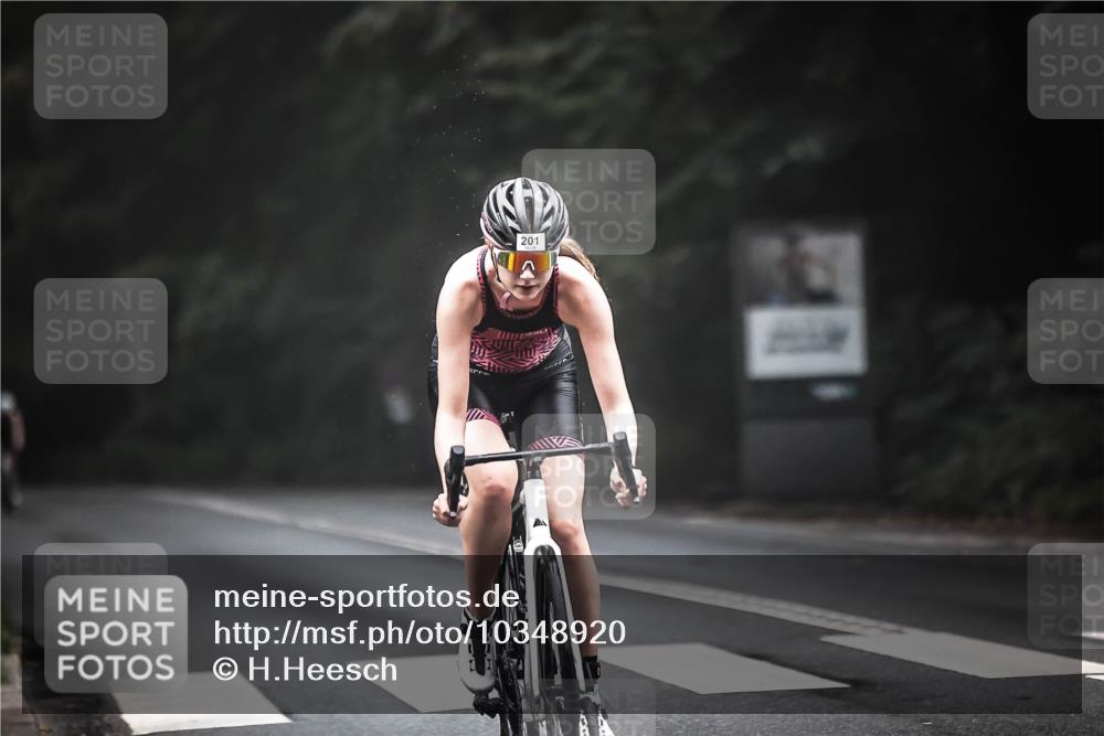 13.09.2026 - Stadtparktriathlon H.Heesch http://msf.ph/oto/10348920 13.09.2026 09:14:40 Radfahren 81, 178, 201 meine-sportfotos.de