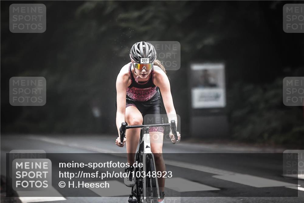 13.09.2026 - Stadtparktriathlon H.Heesch http://msf.ph/oto/10348923 13.09.2026 09:14:40 Radfahren 81, 178, 201 meine-sportfotos.de