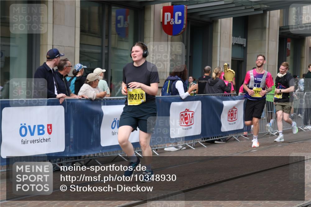 13.09.2026 - 21. swb-Marathon Bremen Strokosch-Dieckow http://msf.ph/oto/10348930 13.09.2026 11:12:16 Ziel 10213, 10354, 10406, 10743, 10874, 10875, 10909, 11090, 11657, 11716, 12234, 12327, 12497, 10414, 10490, 11052, 11585, 11633, 12012 meine-sportfotos.de