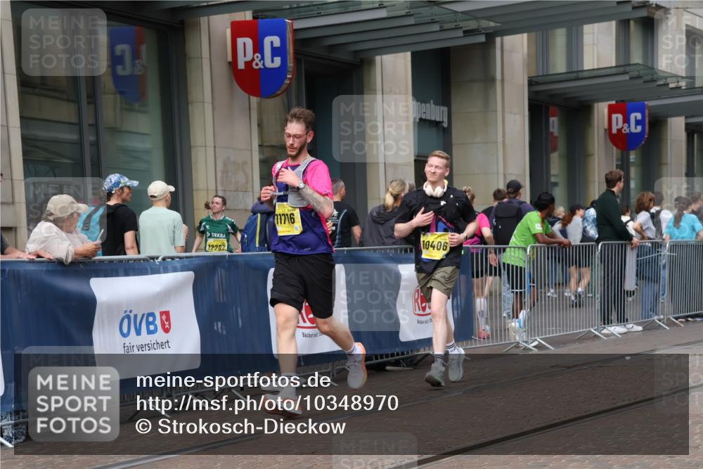 13.09.2026 - 21. swb-Marathon Bremen Strokosch-Dieckow http://msf.ph/oto/10348970 13.09.2026 11:12:17 Ziel 10213, 10354, 10406, 10743, 10874, 10875, 10909, 11090, 11657, 11716, 12234, 12327, 12497, 10213, 10414, 10490, 11052, 11585, 11633, 12012 meine-sportfotos.de