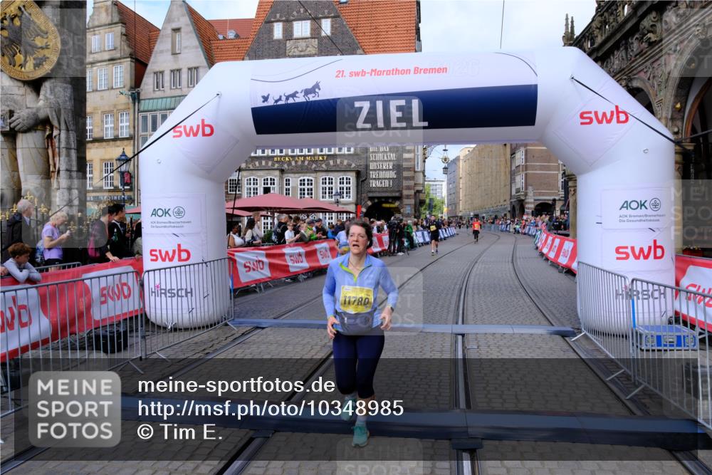 13.09.2026 - 21. swb-Marathon Bremen Tim E. http://msf.ph/oto/10348985 13.09.2026 11:21:38 Ziel 11262, 11780, 11821 meine-sportfotos.de