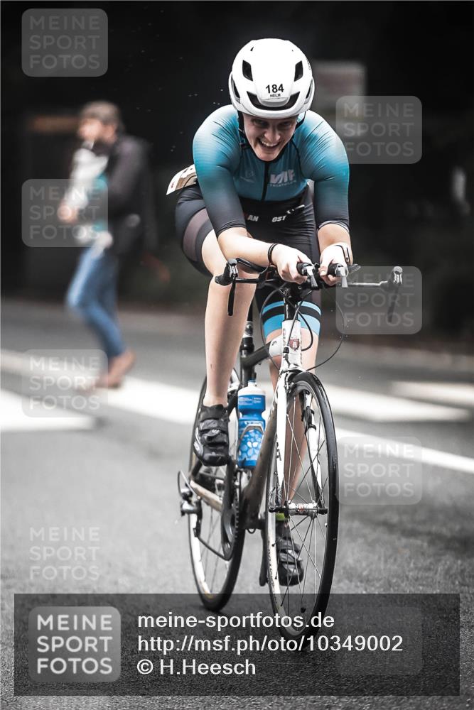 13.09.2026 - Stadtparktriathlon H.Heesch http://msf.ph/oto/10349002 13.09.2026 09:14:58 Radfahren 177, 184 meine-sportfotos.de