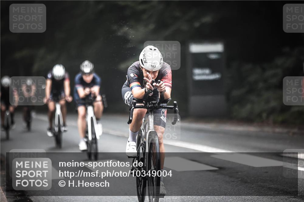 13.09.2026 - Stadtparktriathlon H.Heesch http://msf.ph/oto/10349004 13.09.2026 09:15:07 Radfahren 9, 29, 142, 163, 203 meine-sportfotos.de