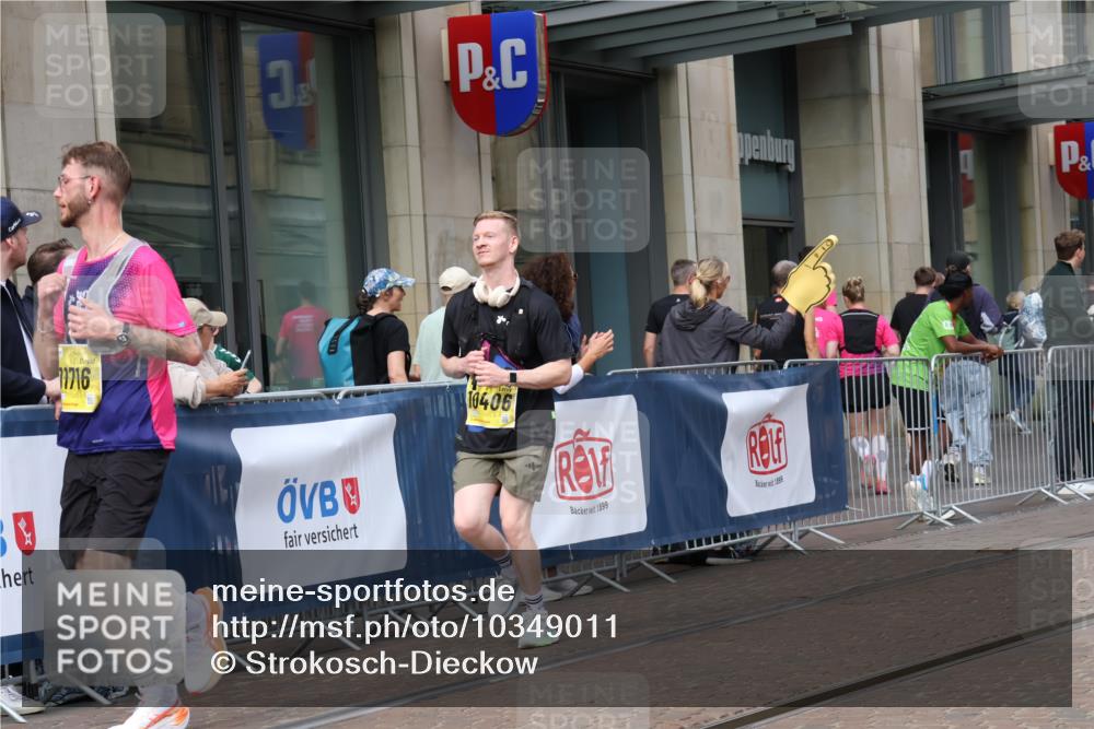 13.09.2026 - 21. swb-Marathon Bremen Strokosch-Dieckow http://msf.ph/oto/10349011 13.09.2026 11:12:18 Ziel 10354, 10406, 10743, 10874, 10875, 10909, 11090, 11657, 11716, 12234, 12327, 12423, 12497, 10213, 10414, 10490, 11052, 11585, 11633, 12012 meine-sportfotos.de