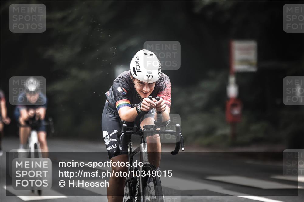 13.09.2026 - Stadtparktriathlon H.Heesch http://msf.ph/oto/10349015 13.09.2026 09:15:07 Radfahren 9, 29, 142, 163, 203 meine-sportfotos.de