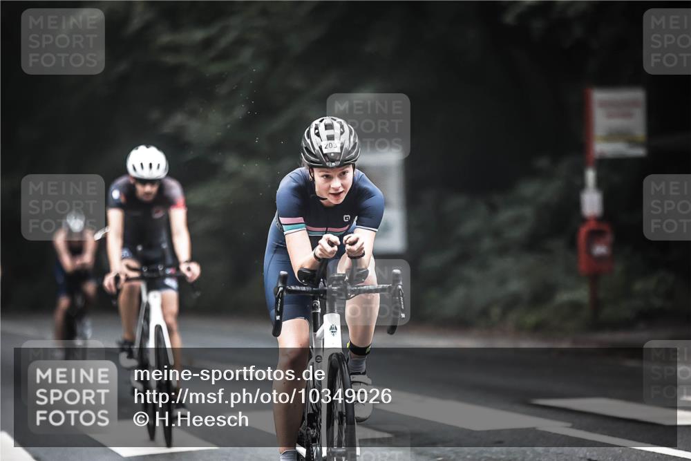 13.09.2026 - Stadtparktriathlon H.Heesch http://msf.ph/oto/10349026 13.09.2026 09:15:08 Radfahren 9, 29, 142, 163, 203 meine-sportfotos.de