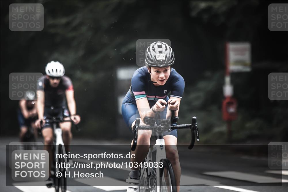 13.09.2026 - Stadtparktriathlon H.Heesch http://msf.ph/oto/10349033 13.09.2026 09:15:08 Radfahren 9, 29, 142, 163, 203 meine-sportfotos.de
