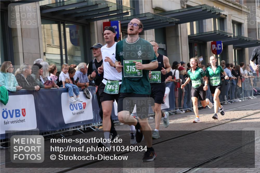 13.09.2026 - 21. swb-Marathon Bremen Strokosch-Dieckow http://msf.ph/oto/10349034 13.09.2026 13:31:07 Ziel 217, 922, 1600, 1627, 2244, 2602, 2707, 3152, 3343, 3392, 3396, 3579, 3762, 3859, 4258, 4273, 4477, 4692, 4889, 5375, 5504, 5673, 5720, 5765, 5979, 6039, 6147, 6581, 6619, 6968, 6971, 7001, 7032, 7296, 7812, 8035, 8042, 8097, 8205, 8239, 8339, 8342, 8364, 8495, 8522, 8726, 9147, 9155, 9293, 9337, 9822, 9903, 13066, 217, 244, 1189, 1398, 1479, 2513, 2802, 2902, 3360, 3800, 4251, 5600, 5681, 5802, 6307, 7198, 7760, 7798, 8543 meine-sportfotos.de