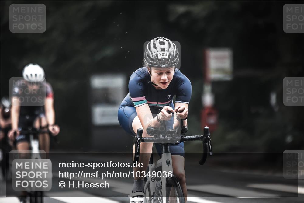 13.09.2026 - Stadtparktriathlon H.Heesch http://msf.ph/oto/10349036 13.09.2026 09:15:08 Radfahren 9, 29, 142, 163, 203 meine-sportfotos.de