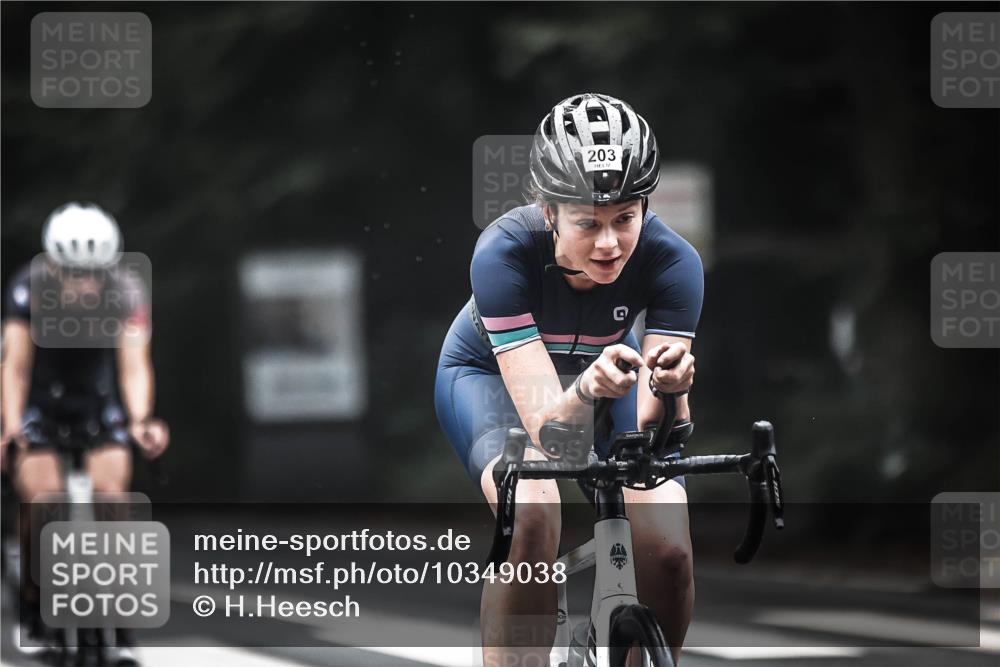 13.09.2026 - Stadtparktriathlon H.Heesch http://msf.ph/oto/10349038 13.09.2026 09:15:09 Radfahren 9, 29, 142, 163, 203 meine-sportfotos.de