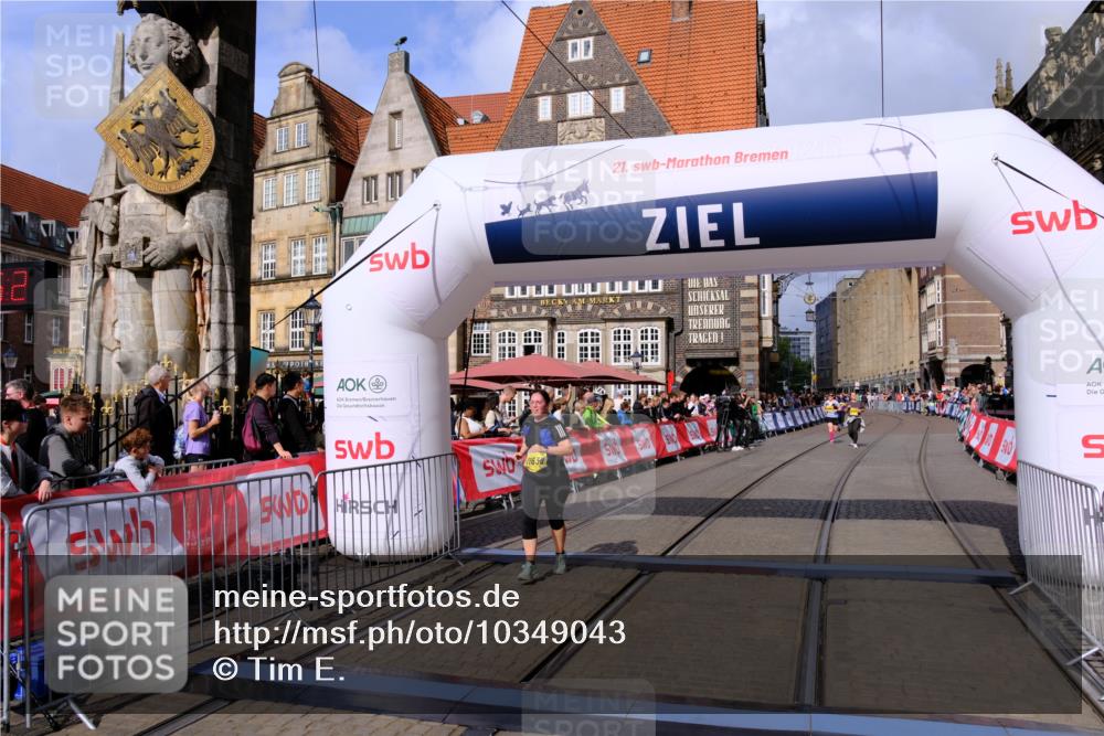 13.09.2026 - 21. swb-Marathon Bremen Tim E. http://msf.ph/oto/10349043 13.09.2026 11:22:09 Ziel 11104, 11639, 12211 meine-sportfotos.de