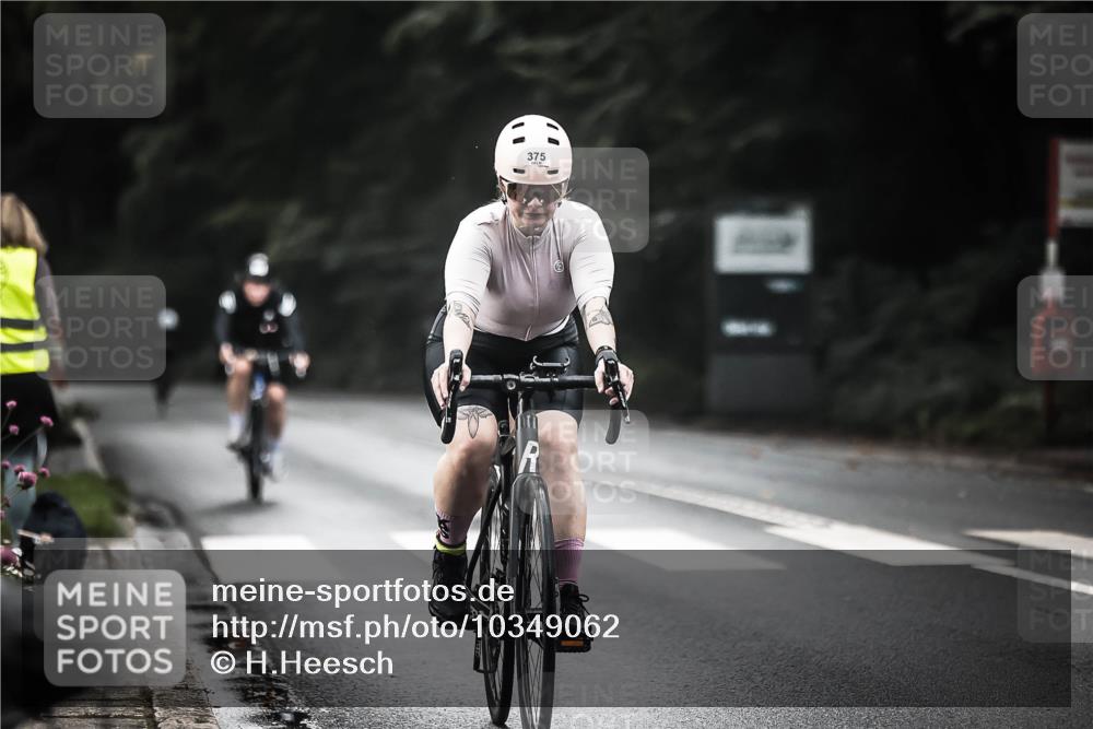 13.09.2026 - Stadtparktriathlon H.Heesch http://msf.ph/oto/10349062 13.09.2026 11:00:09 Radfahren 375, 431, 482, 489, 543, 660, 697 meine-sportfotos.de