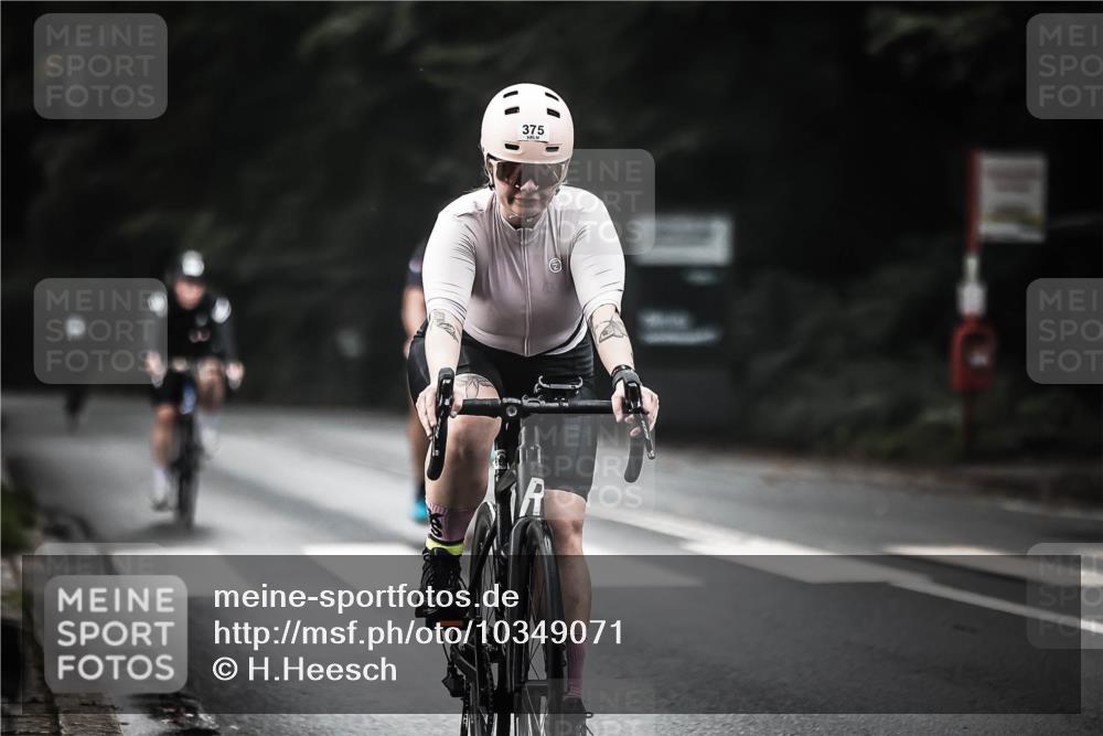 13.09.2026 - Stadtparktriathlon H.Heesch http://msf.ph/oto/10349071 13.09.2026 11:00:09 Radfahren 375, 431, 482, 489, 543, 660, 697 meine-sportfotos.de