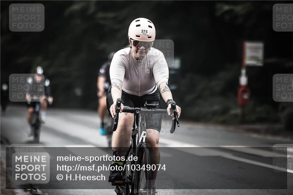 13.09.2026 - Stadtparktriathlon H.Heesch http://msf.ph/oto/10349074 13.09.2026 11:00:09 Radfahren 375, 431, 482, 489, 543, 660, 697 meine-sportfotos.de