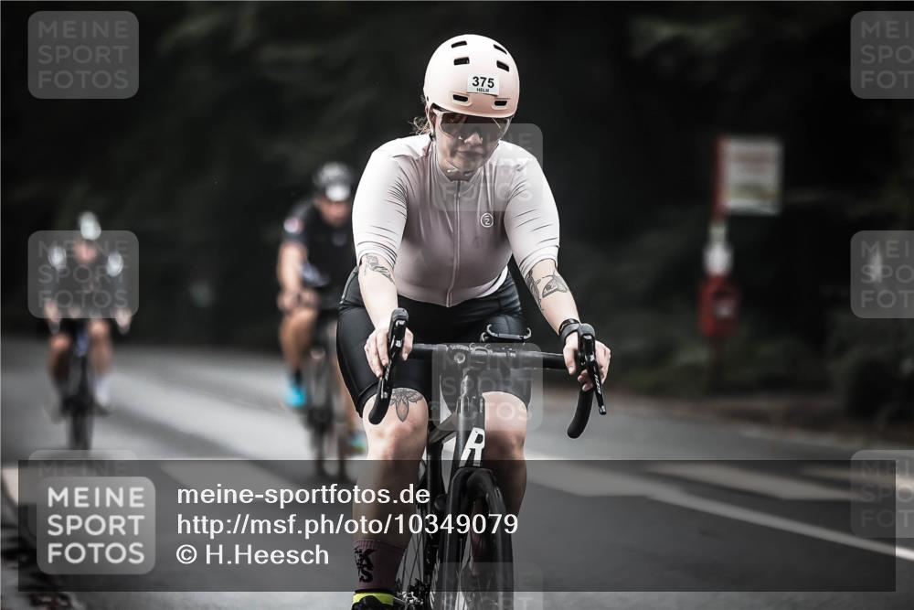 13.09.2026 - Stadtparktriathlon H.Heesch http://msf.ph/oto/10349079 13.09.2026 11:00:09 Radfahren 375, 431, 482, 489, 543, 660, 697 meine-sportfotos.de