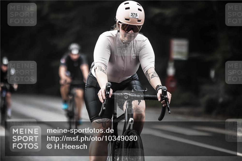 13.09.2026 - Stadtparktriathlon H.Heesch http://msf.ph/oto/10349080 13.09.2026 11:00:10 Radfahren 375, 431, 482, 489, 543, 660 meine-sportfotos.de