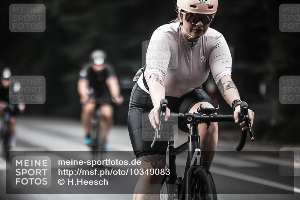 13.09.2026 - Stadtparktriathlon H.Heesch http://msf.ph/oto/10349083 13.09.2026 11:00:10 Radfahren 375, 431, 482, 489, 543, 660 meine-sportfotos.de